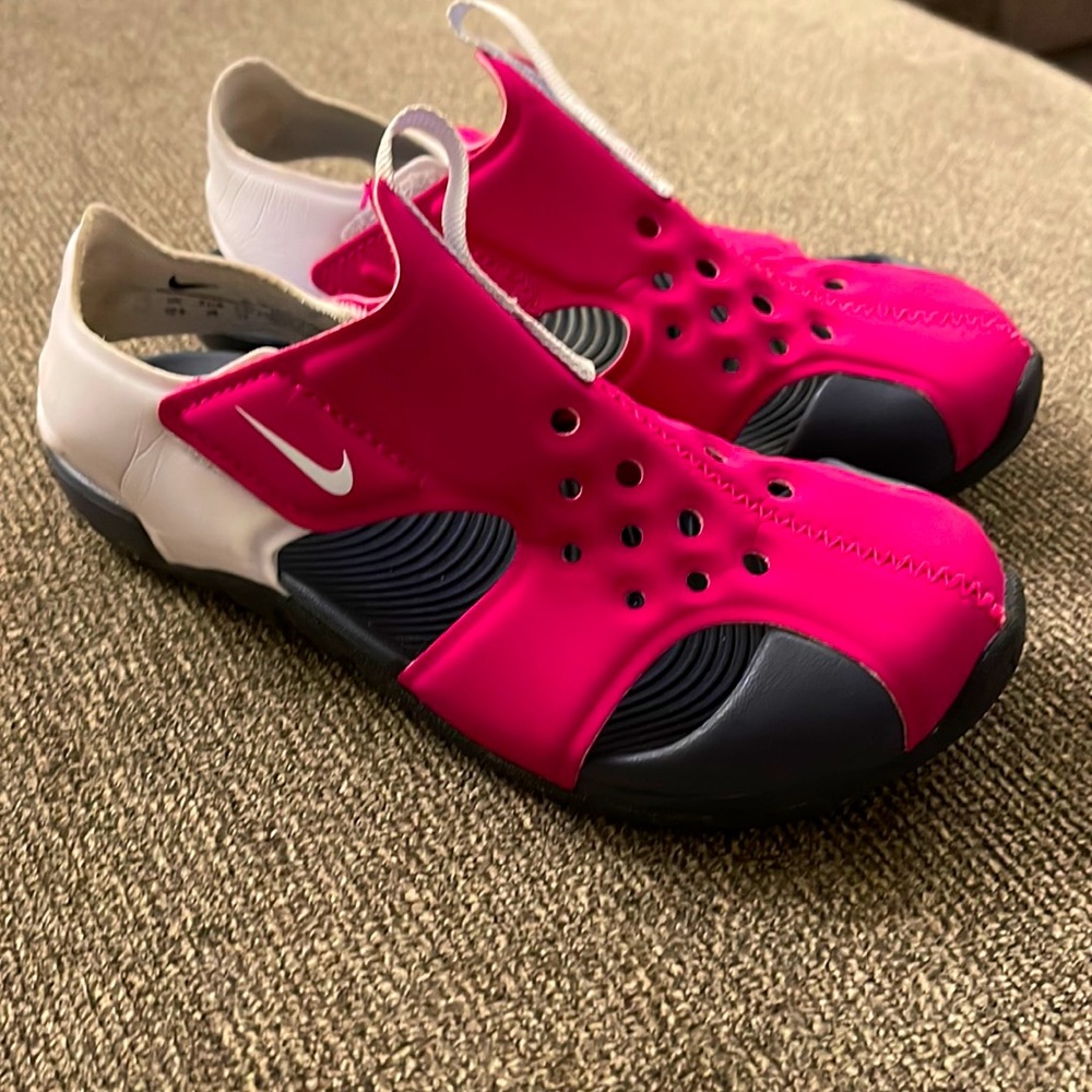Nike never worn toddler shoes